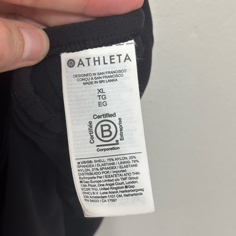Athleta Vital Built-In Bra Tank in Black - Size XL - Picture 5 of 6
